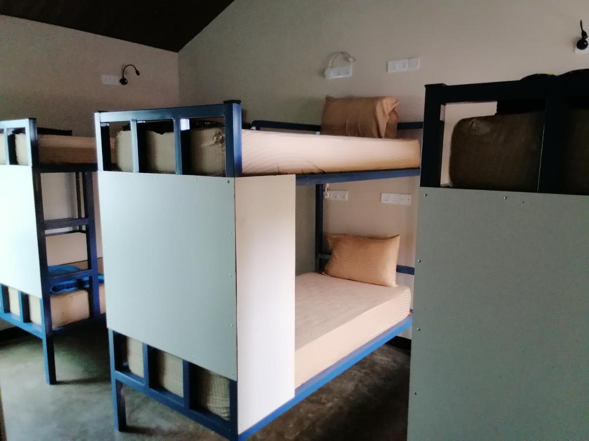 Pub Ceylon Hostel Элла Экстерьер фото