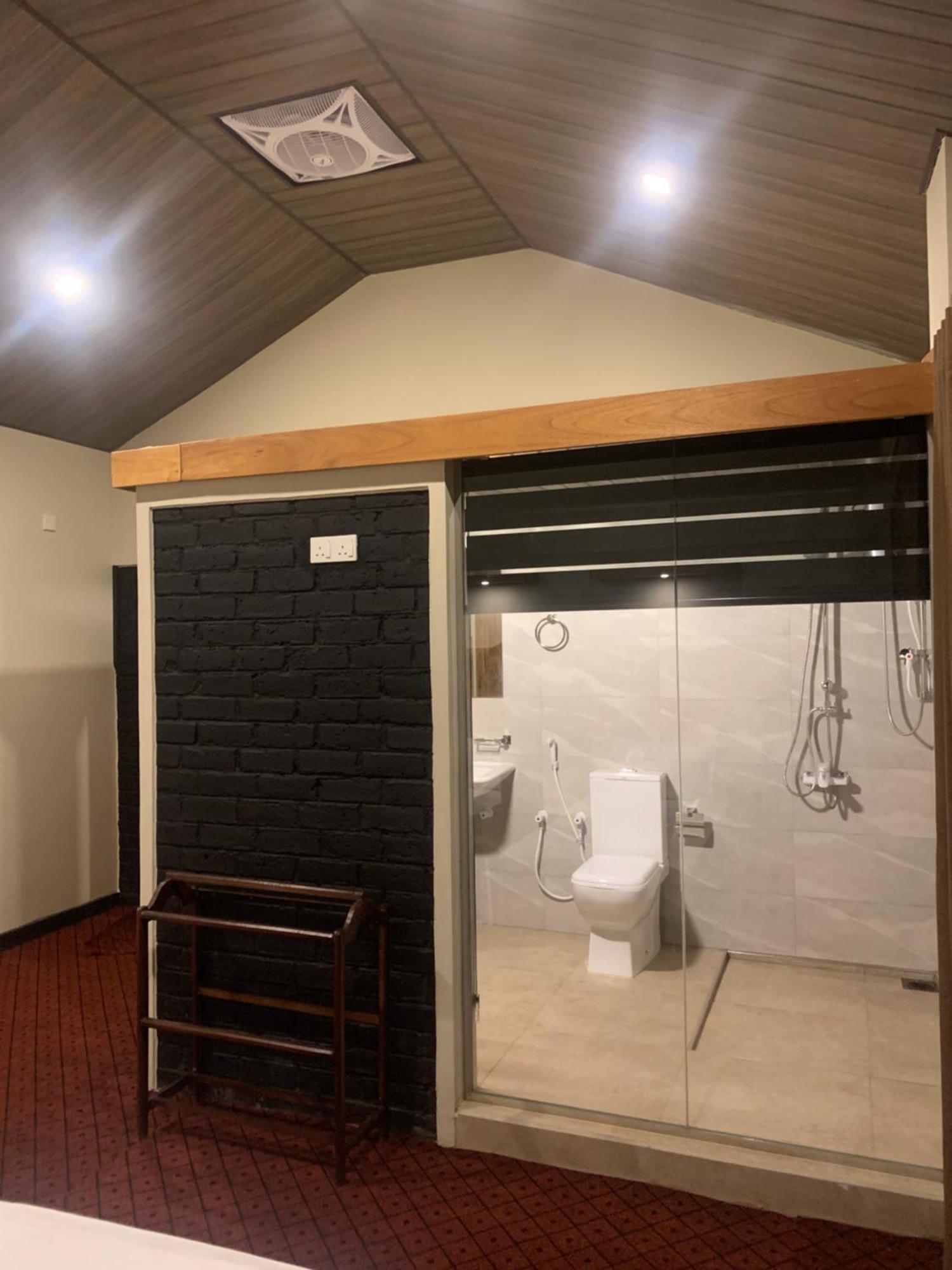 Pub Ceylon Hostel Элла Экстерьер фото