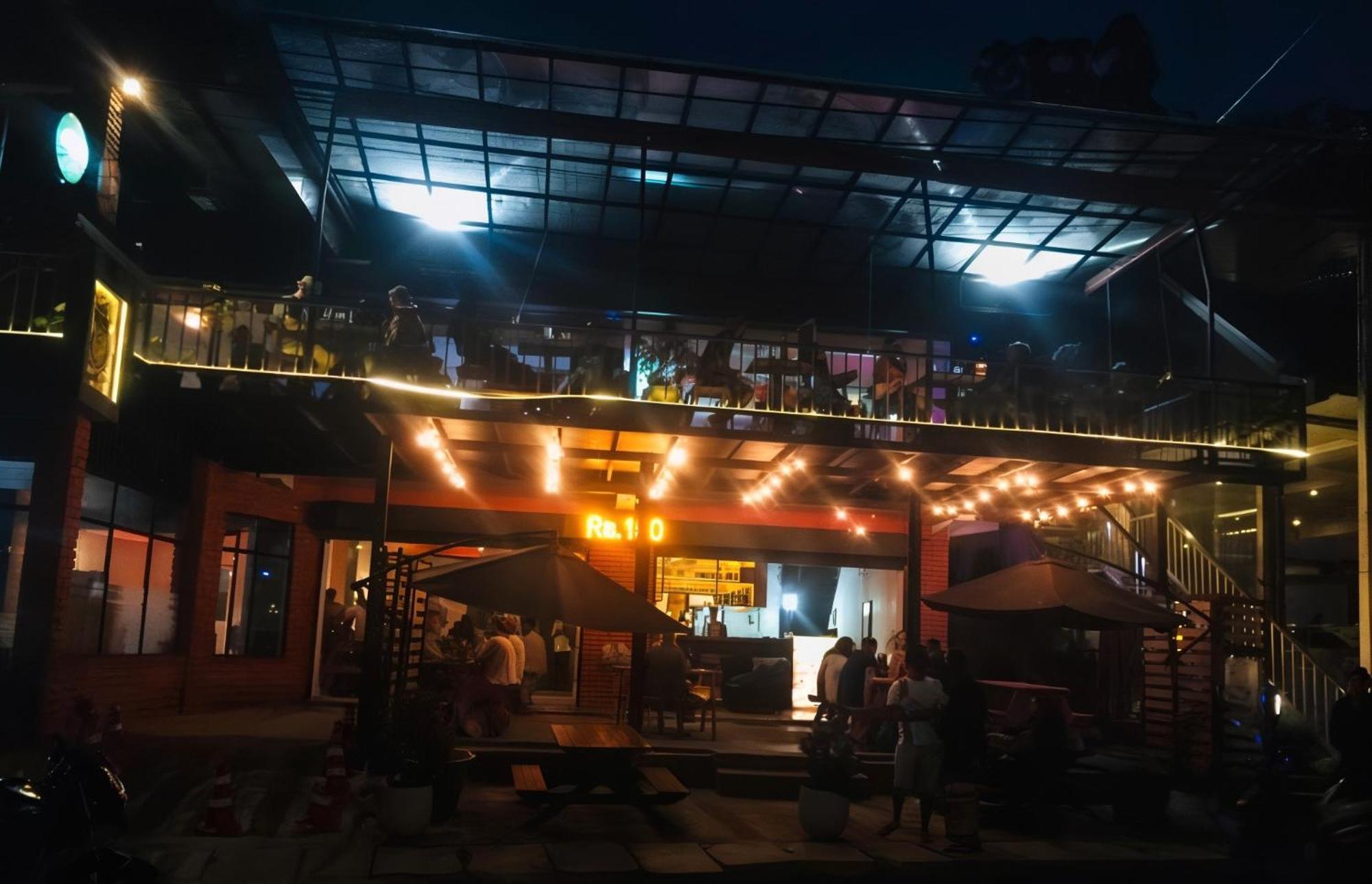 Pub Ceylon Hostel Элла Экстерьер фото
