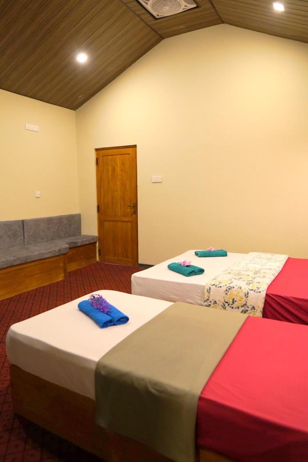Pub Ceylon Hostel Элла Экстерьер фото