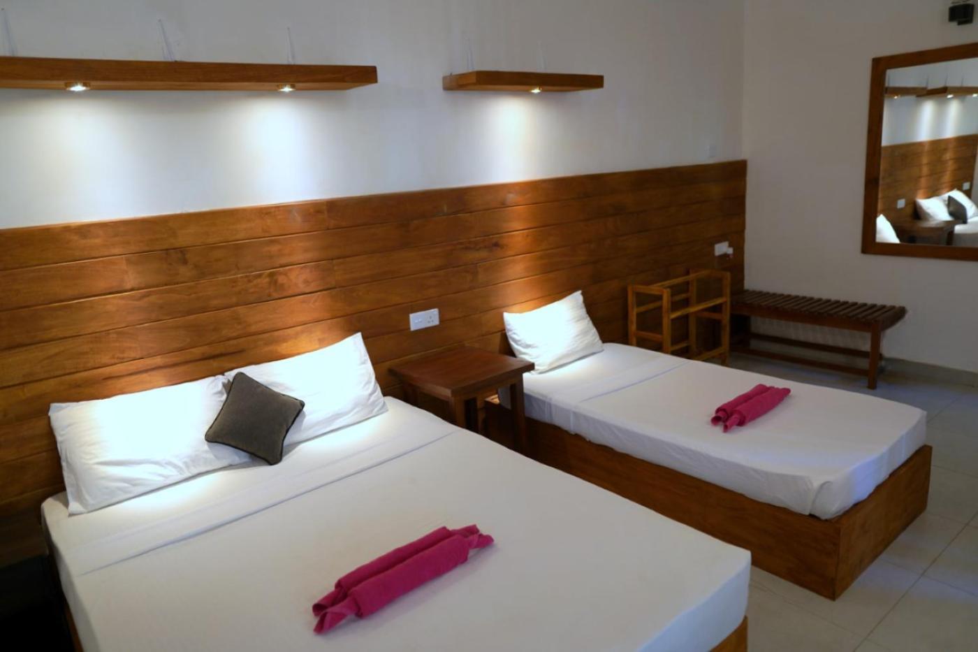 Pub Ceylon Hostel Элла Экстерьер фото
