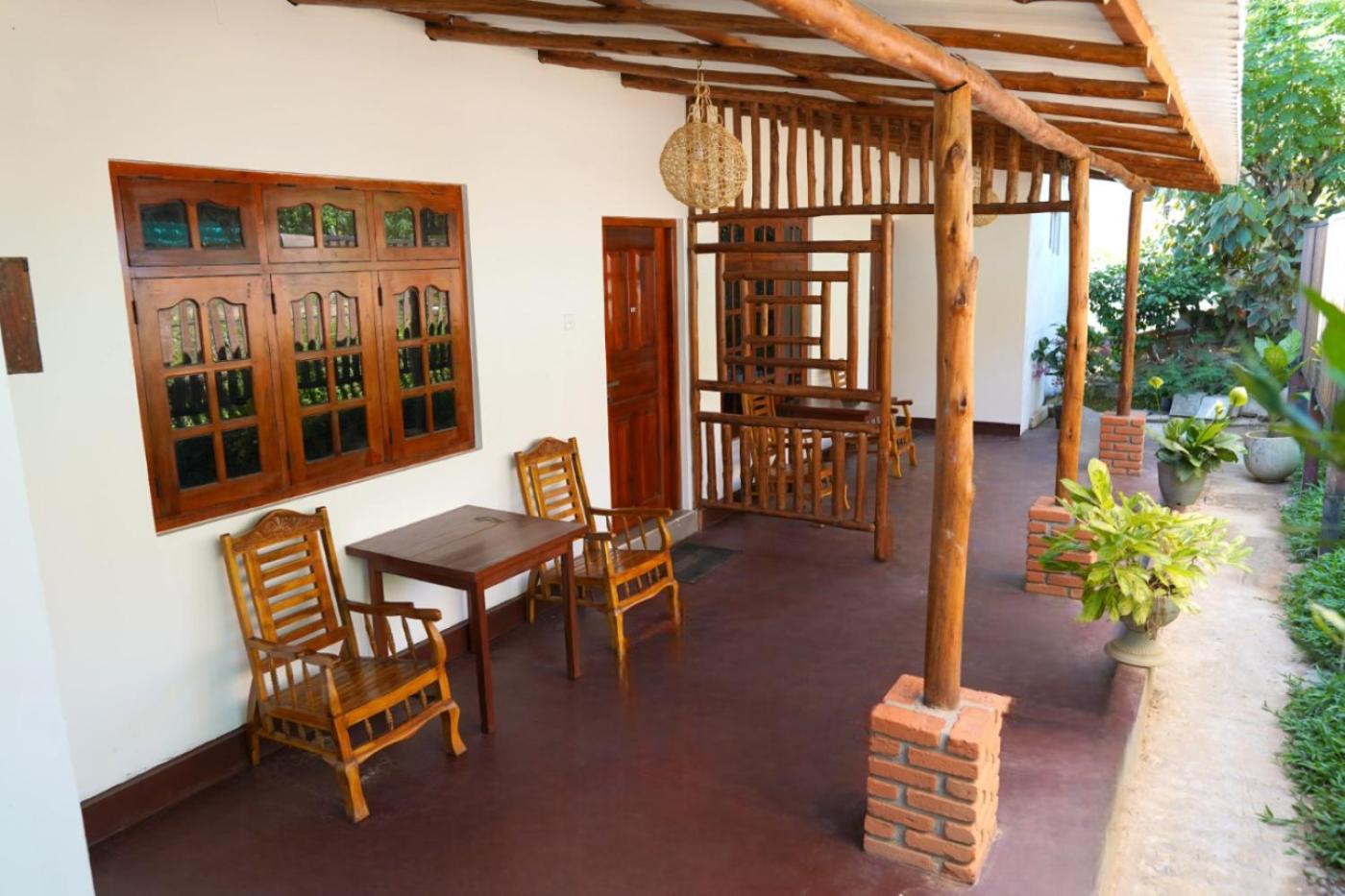 Pub Ceylon Hostel Элла Экстерьер фото